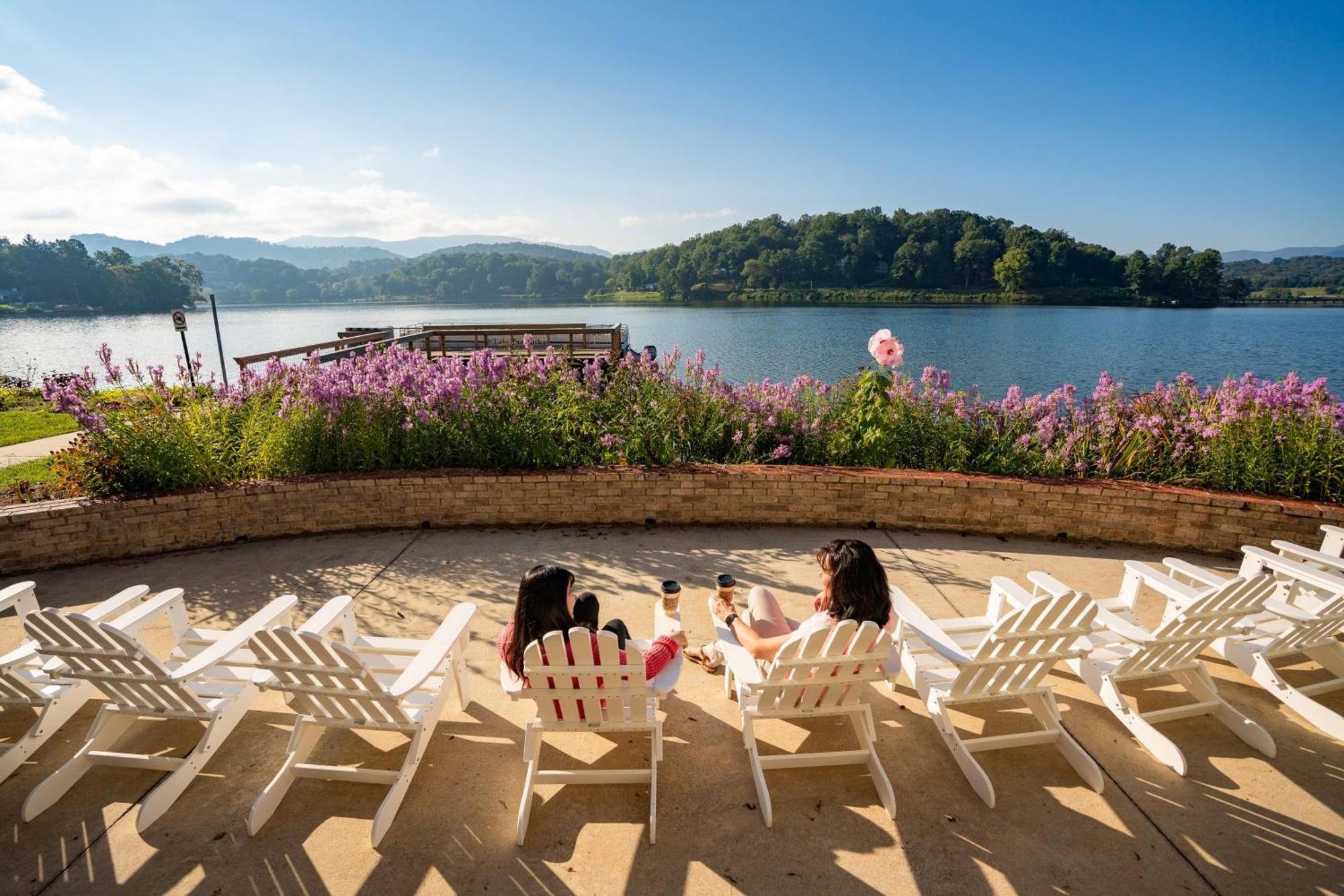 Campground Apts Lake Junaluska Bilik gambar