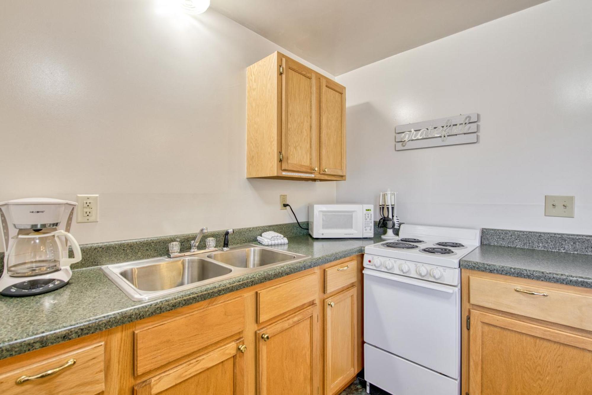 Campground Apts Lake Junaluska Bilik gambar