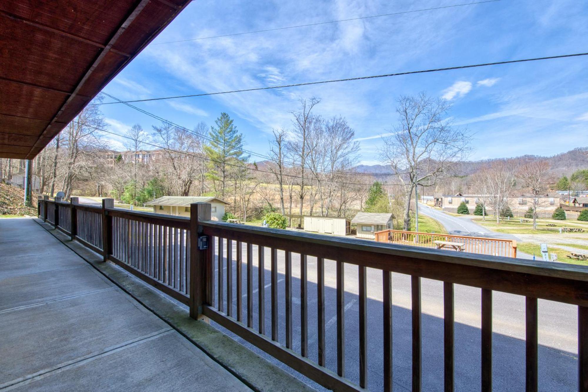 Campground Apts Lake Junaluska Bilik gambar