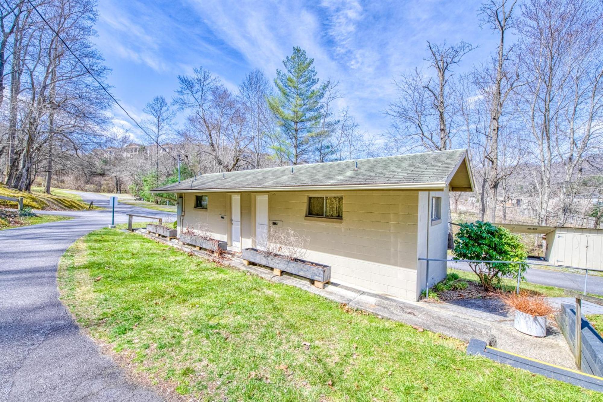 Campground Apts Lake Junaluska Bilik gambar